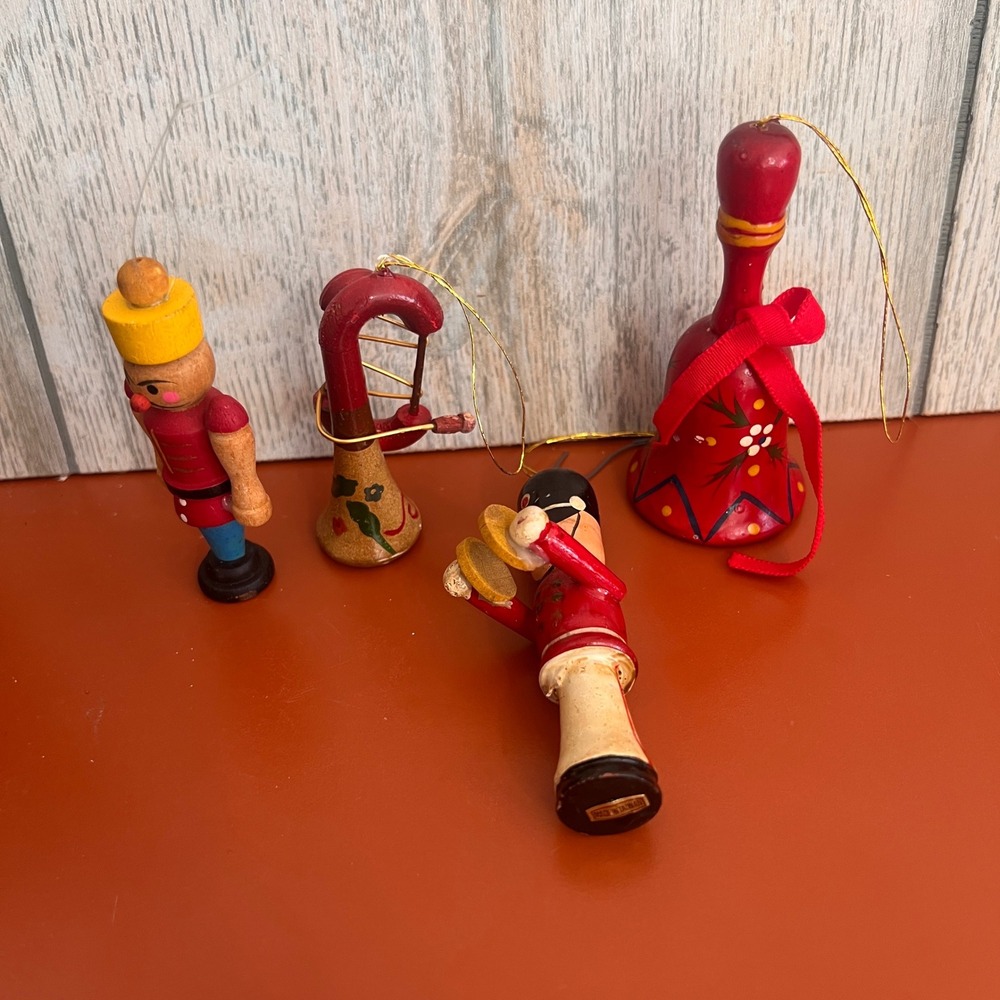Vintage‎ Russ Berrie Wooden Christmas Ornaments Set 4 Soldier Bell Horn